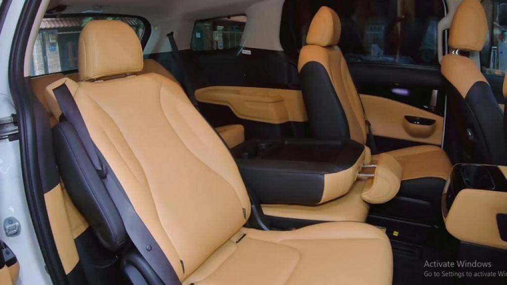 Vợ chồng ca sĩ Di Băng cho biết lý do bán chiếc xe Volvo 7 chỗ vì không đủ không gian cho gia đình