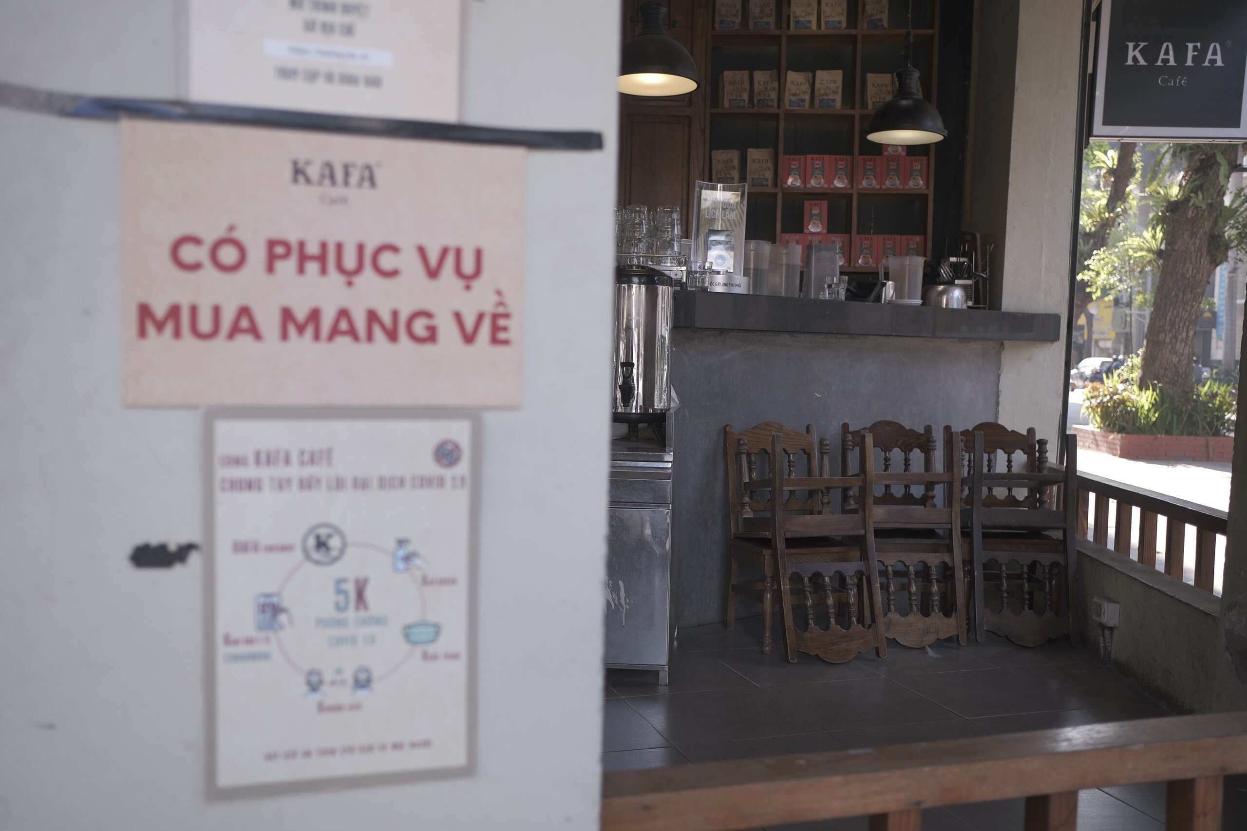 Tại quận Hoàn Kiếm chỉ có duy nhất phường Chương Dương cấp độ 1, tương ứng với vùng xanh. Các phường còn lại thuộc vùng 2 và 3.
