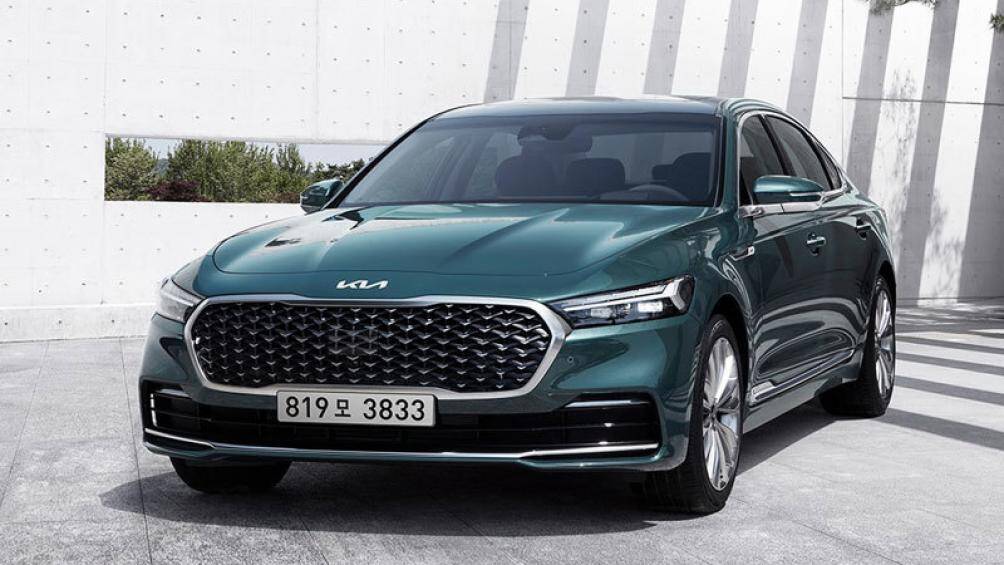 2. Kia K900
