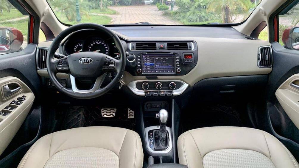 4. Kia Rio 2022: Chiếc xe này có thiết kế nội thất đơn giản nhưng lại rất thu hút, xe có giá từ 18.085 USD