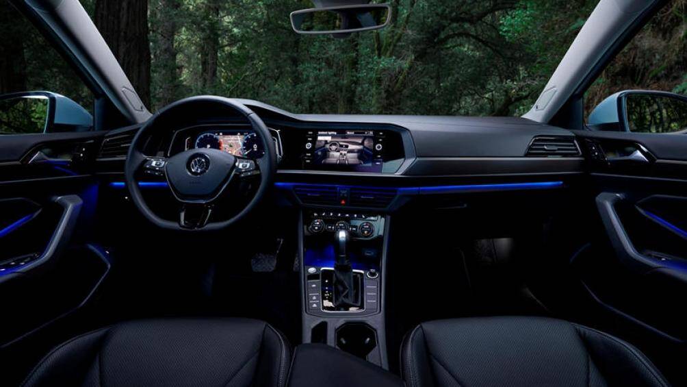 8. Volkswagen Jetta 2022: Tất cả các chi tiết trang trí đều đạt chất lượng cao, nhiều điểm nhấn bằng kim loại hài hòa, giá bán từ 21.190 USD