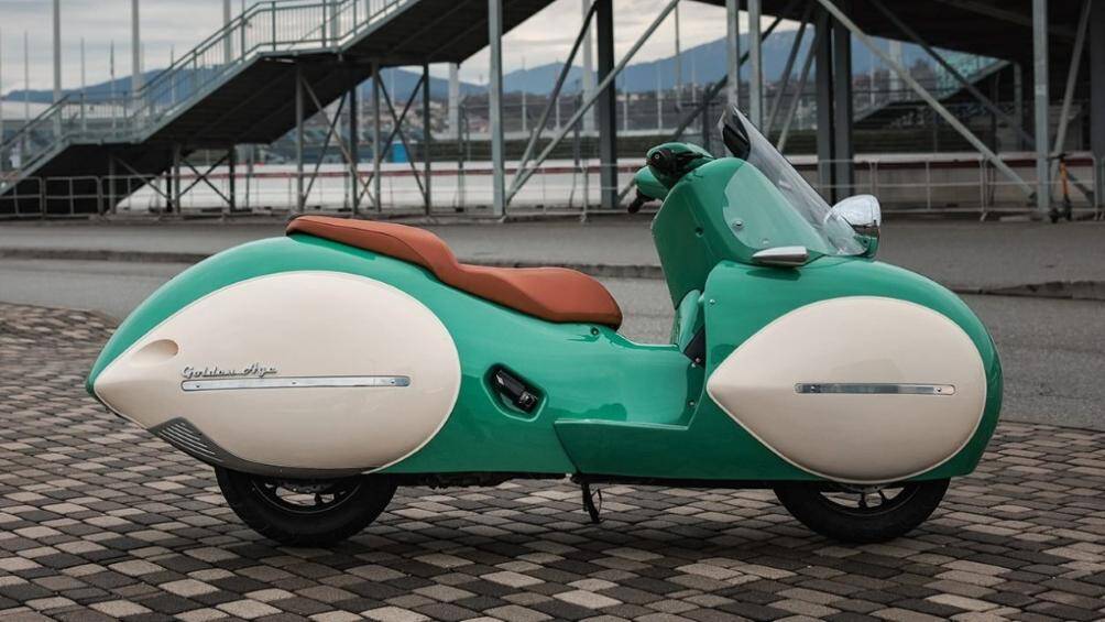 Sở hữu những đường nét tròn trịa đặc trưng từ 1930 Art Deco Henderson, Golden Age được BMW sử dụng chất liệu sợi carbon cứng để tối ưu khối lượng