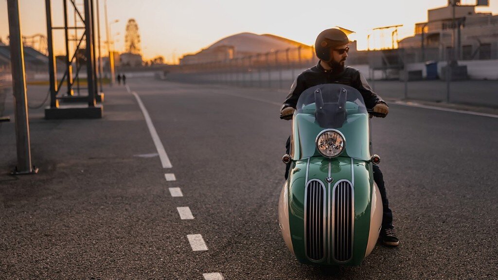 Về sức mạnh, Golden Age lấy khối động cơ trên phiên bản BMW C400 X 2022 mới nhất. Cụ thể, đó là khối động cơ 350cc, với công suất tối đa 34 mã lực