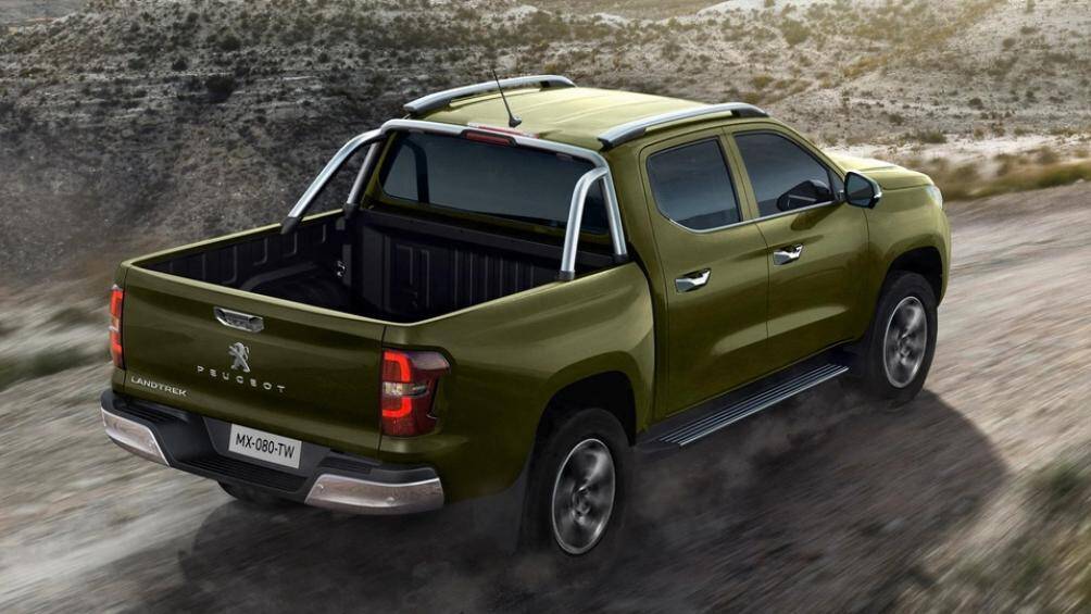 Xe có các cấu hình lần lượt là cabin đôi, cabin đơn và một phiên bản không có thùng sau