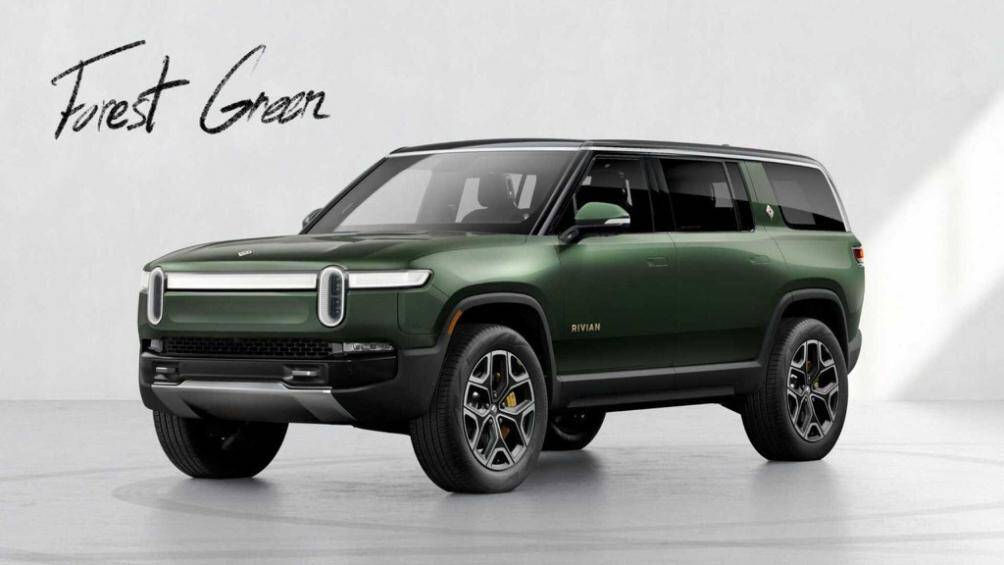 Hai chiếc SUV điện Rivian R1S đầu tiên đã thuộc về nhân viên của Rivian. Cụ thể là Giám đốc điều hành RJ Scraringe và Giám đốc tài chính Claire McDonough