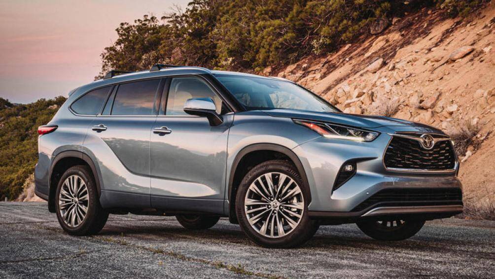 10. Toyota Highlander 2022 (giá khởi điểm: 36.420 USD)