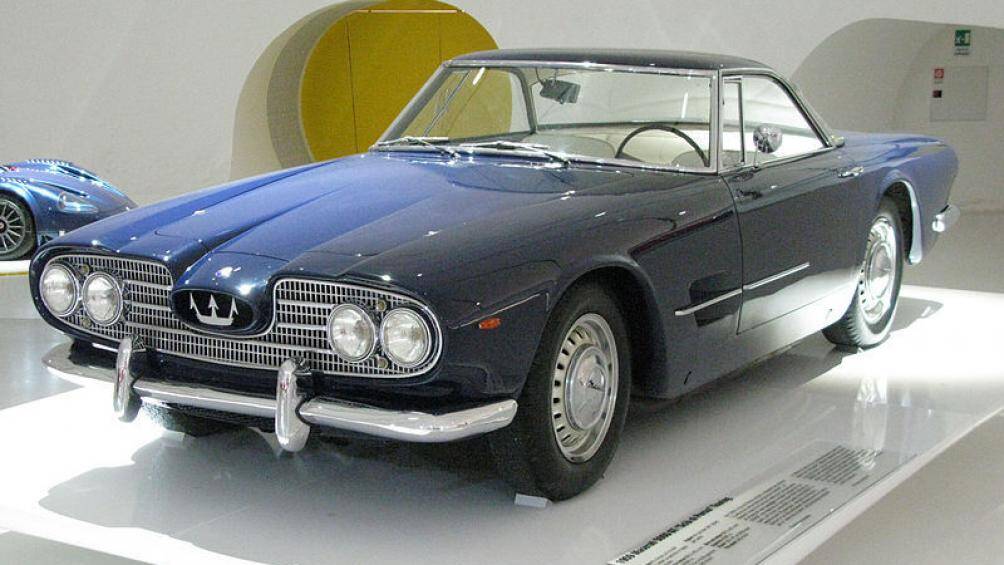 Nó đã được trưng bày lần đầu tại Triển lãm Ô tô Geneva vào tháng 3 năm 1960 trước khi được sửa lại như hiện nay