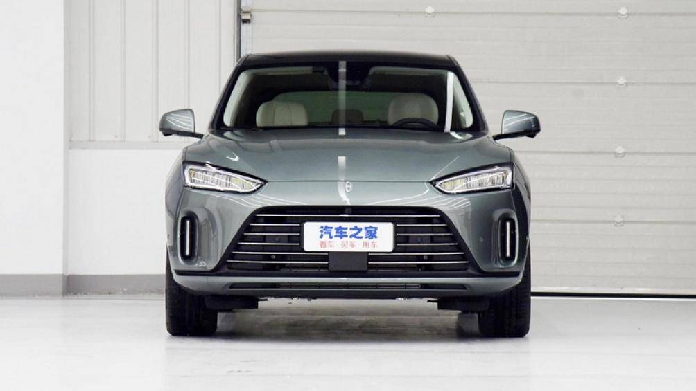 AITO là thương hiệu con do hãng điện thoại Huawei và đối tác Seres (Sokon) thành lập. Và Huawei AITO M5 chính là mẫu xe đầu tiên của thương hiệu AITO