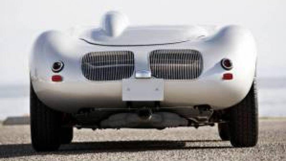 Việc trùng tu vào năm 2014 tỉ mỉ đến từng chi tiết, thậm chí sơn còn phải là lớp sơn nguyên bản của xe có nguồn gốc trực tiếp từ Đức