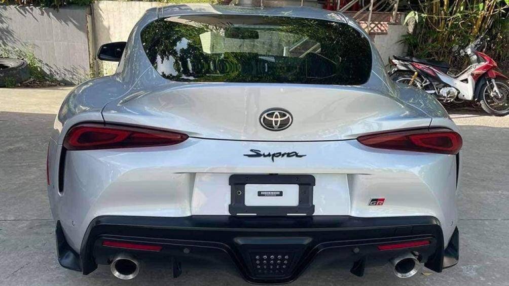 Nhiều nguồn tin suy đoán, chiếc Toyota GR Supra đang nằm chờ để làm các thủ tục đăng kiểm khí thải, đăng ký biển số