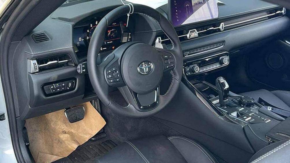 Giá xe Toyota GR Supra thế hệ thứ 5 ở Việt Nam không được tiết lộ nhưng tại thị trường nước ngoài nó có mức bán ra từ 1,13 tỷ đến 1,26 tỷ đồng
