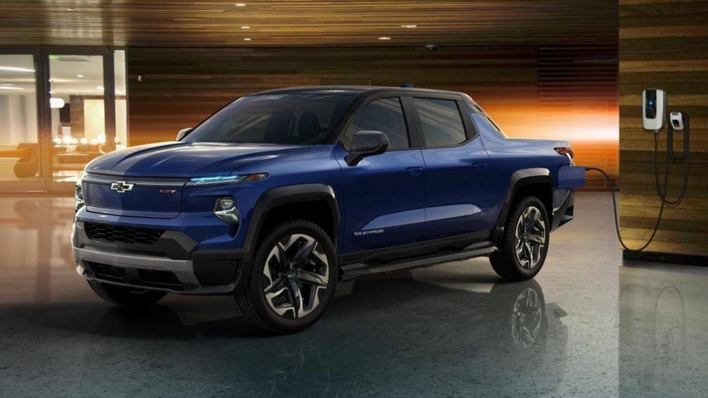 Hãng Chevrolet vừa ra mắt mẫu xe bán tải điện Silverado EV với những đường nét thiết kế đẹp mắt, khoẻ khoắn. Đây chính là đối thủ mới của Ford F-150 Lightning