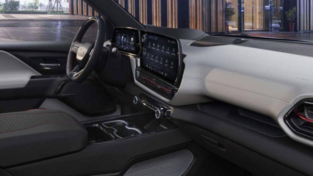 Tại thị trường Mỹ, bản WT có giá khởi điểm từ 39.000 USD (khoảng 897 triệu đồng). Bản RST First Edition có giá bán 105.000 USD (2,4 tỷ đồng)