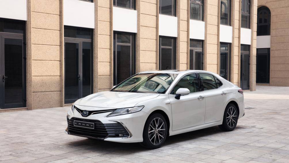 6. Toyota Camry (doanh số: 313.795 chiếc)