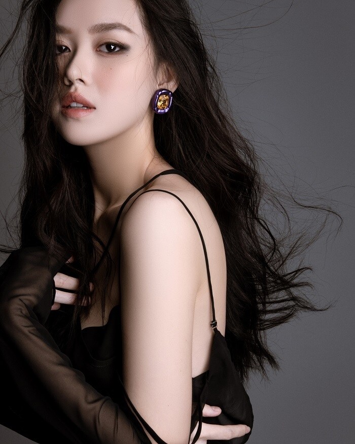 Sau một thời gian sinh con, á hậu Tường San tái xuất showbiz với những hình ảnh mới cho thấy sự thay đổi của bản thân
