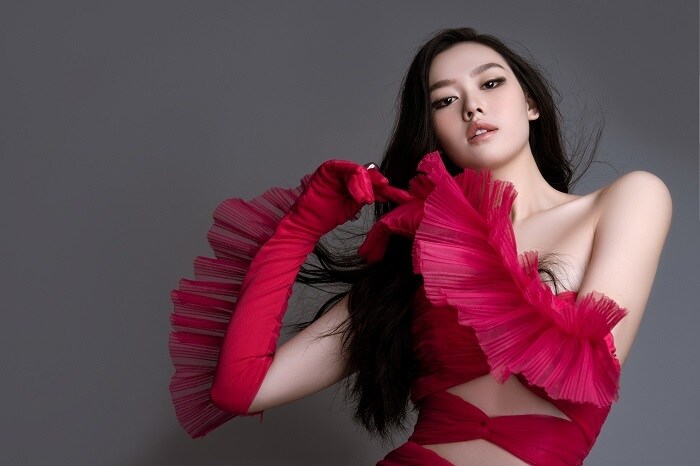 Khác với hình ảnh trong sáng, ngọt ngào ngày nào, Tường San giờ đây mang phong cách cá tính