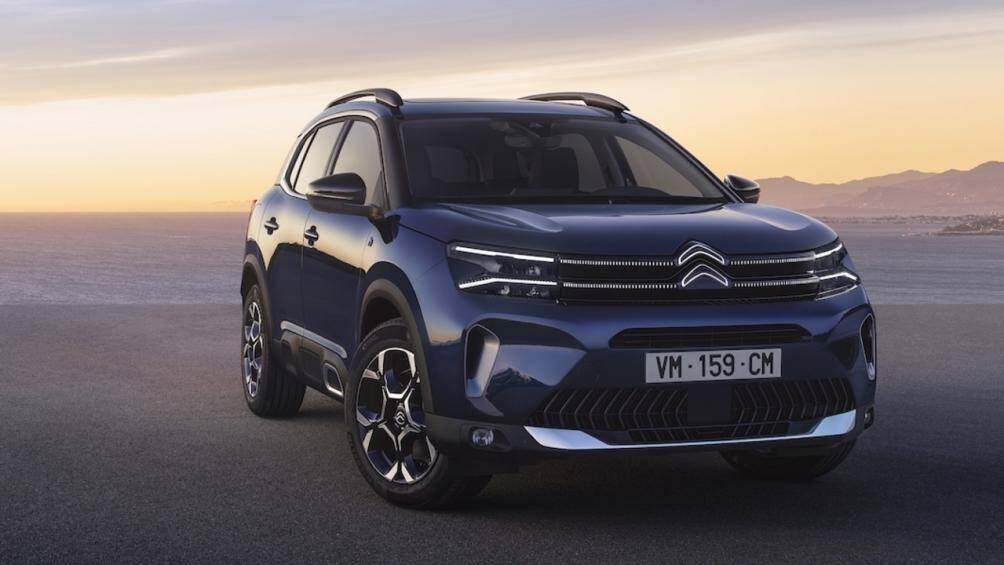 Mẫu SUV tới từ thương hiệu Pháp Citroen C5 Aircross 2022 vừa chính thức được nhà sản xuất cập nhật phiên bản mới