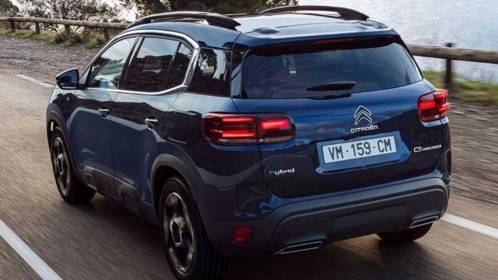 Xe có đường viền đèn sương mù đã được sửa đổi và điểm nhấn bằng kim loại mới trên líp trước, phần đuôi xe cũng được thay đổi với đèn hậu mới