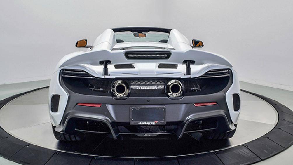 McLaren 675LT là phiên bản thể thao kéo dài hơn của McLaren 650S. Tuy nhiên, mẫu xe này chỉ được sản xuất giới hạn 500 chiếc trên thế giới