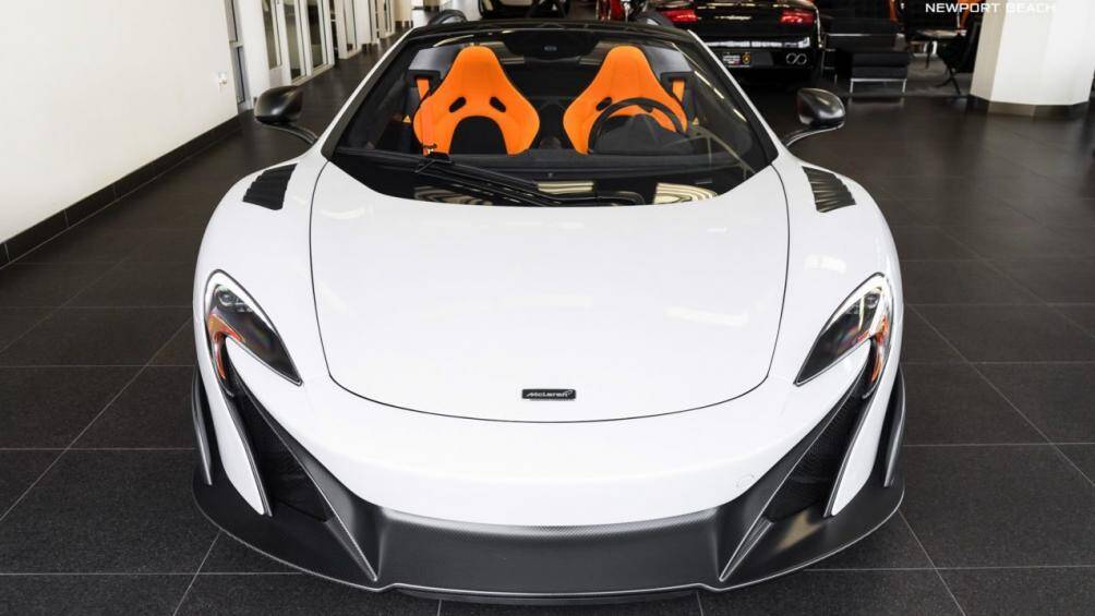 Chiếc McLaren 675LT Spider có thể về Việt Nam nổi bật với ngoại thất màu trắng