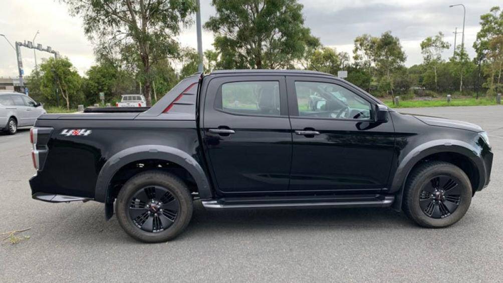 8. Isuzu D-Max (doanh số: 265.311 chiếc, chiếm 4,3% thị phần)