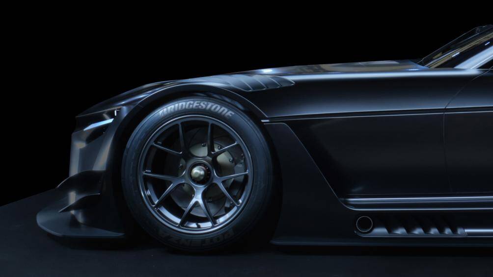 Vì là xe đua nên siêu phẩm này được trang bị bộ mâm sử dụng khóa tâm đi kèm bộ lốp Bridgestone cùng hệ thống phanh đĩa cỡ lớn