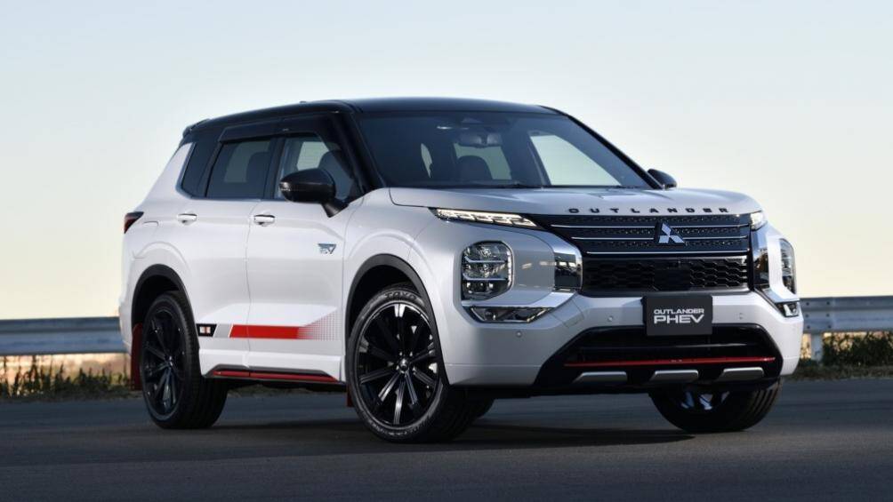 Tại triển lãm Tokyo Auto Salon 2022 diễn ra ở Nhật Bản, hãng Mitsubishi đã trình làng bản độ mới của Outlander có tên Ralliart Style