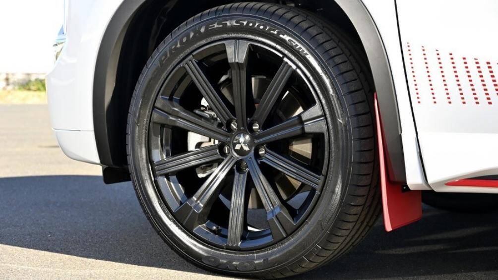 "Trái tim" của Mitsubishi Outlander Ralliart Style là hệ truyền động plug-in hybrid giống Outlander PHEV 2022