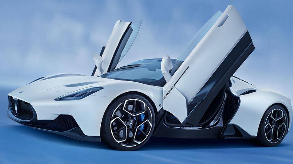 Chiếc Maserati MC20 thứ 2 về Việt Nam được trang bị khối động cơ xăng V6, dung tích 3.0 lít, tăng áp kép cho công suất tối đa 621 mã lực