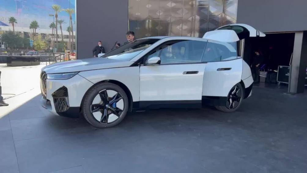 Tuy nhiên, độ bền và khả năng chịu đựng thời tiết khắc nghiệt của lớp sơn E Ink này vẫn còn là một thách thức lớn với hãng