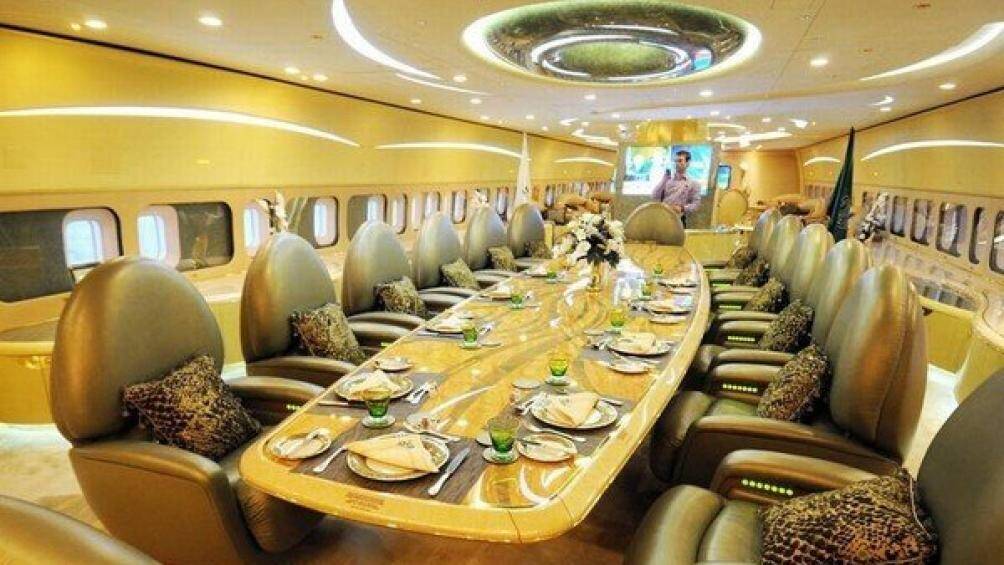 Các phòng tắm trên máy bay trị giá 233 triệu bảng còn được trang bị chậu rửa bằng vàng nguyên khối