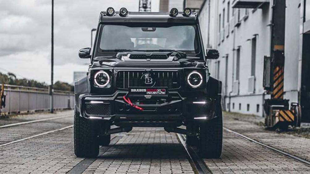 Phiên bản này dài hơn 68,9 cm so với G-Class khi không có bánh xe dự phòng, có tổng chiều dài 5,327 mét, đi kèm cân nặng 2.936 kg