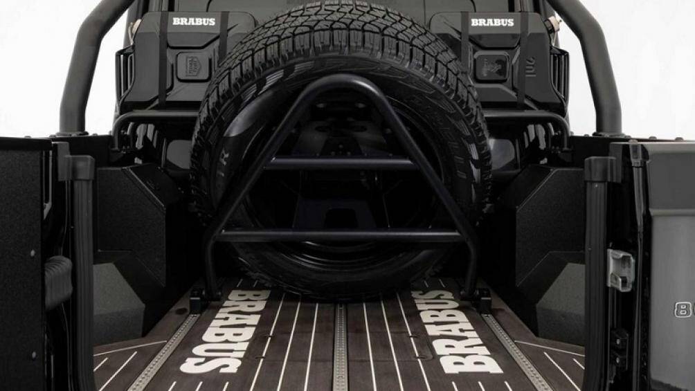 Được trang bị hệ thống treo nâng cấp với thiết lập trục portal bằng nhôm, chiếc Adventure XLP Superblack từ G63 cung cấp khoảng sáng gầm lên đến 49 cm