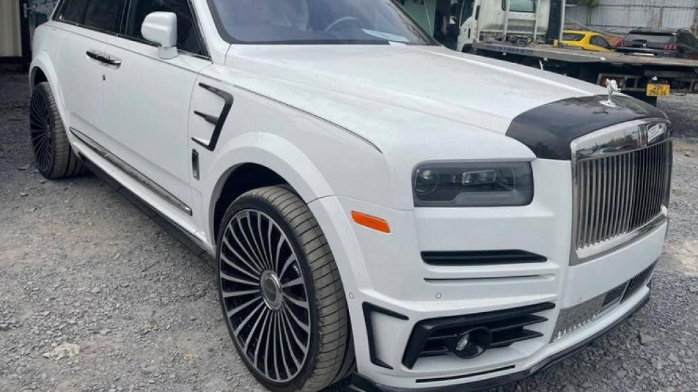 Được biết, chiếc Rolls-Royce Cullinan độ Mansory này đã xuất hiện tại Hà Nội