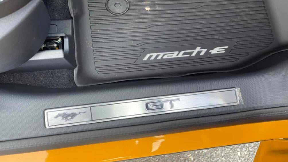 Ford Mustang Mach-E khác biệt với những mẫu xe Mustang khác vì đây là một chiếc xe điện hoàn toàn