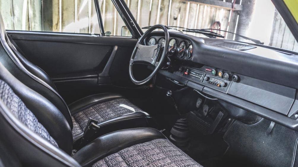 Chiếc 912 E màu vàng Light Yellow ra đời và đã trải qua tổng cộng 95.471 km trên đường