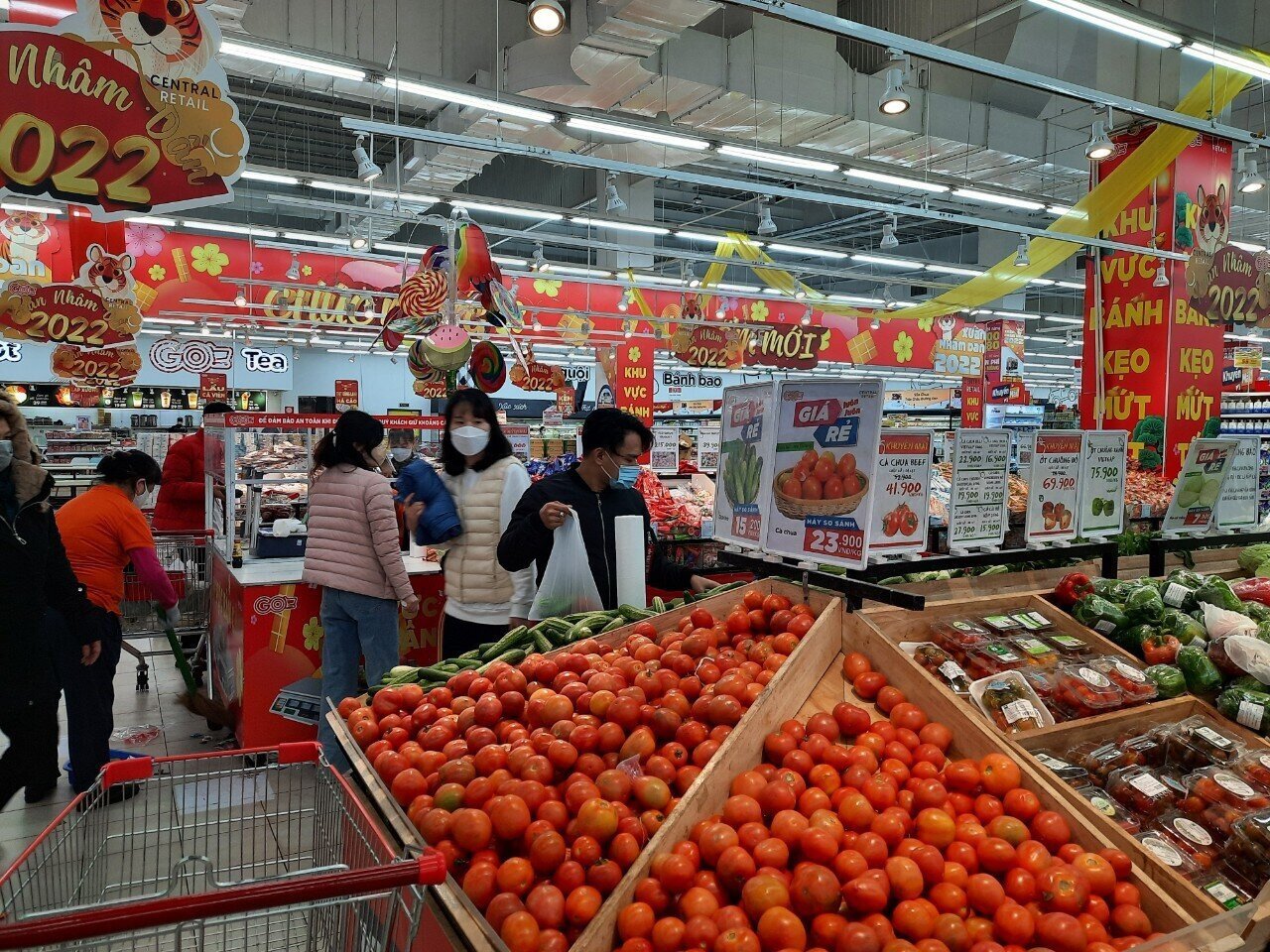 Trong dịp Tết Nhâm Dần, do triển khai nhiều biện pháp phòng chống dịch Covid-19 và tâm lý “thắt lưng, buộc bụng” để duy trì ổn định kinh tế, hầu hết các gia đình ở Quảng Ninh đều chi tiêu hợp lý hơn, hạn chế thấp nhất đến các điểm vui chơi, đông người.