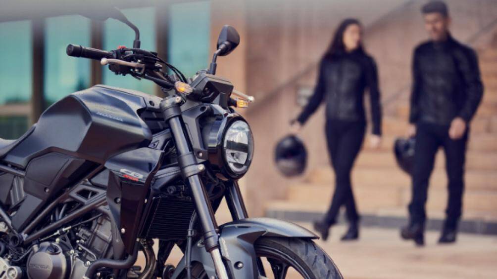 Honda CB300R 2022 mới tại Thái Lan được nâng cấp hệ thống treo với cặp phuộc hành trình ngược ở trước mang thương hiệu Showa