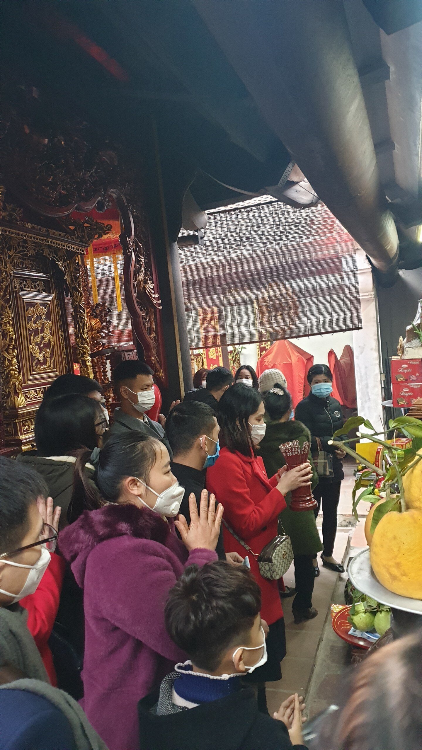 Theo thông lệ, nếu không có dịch bệnh, lễ khai ấn đền Trần hàng năm sẽ được tổ chức đêm 14 tháng Giêng. Tại nghi lễ khai ấn, 14 cụ cao niên phường Lộc Vượng cùng đại diện các ban, ngành, đoàn thể sẽ vào nội cung chứng kiến nghi lễ và đóng dấu khai ấn. 14 cánh ấn bằng giấy màu vàng được Trưởng từ đền Trần cất giữ sau đó dâng lên các đình, chùa thuộc phường Lộc Vượng.