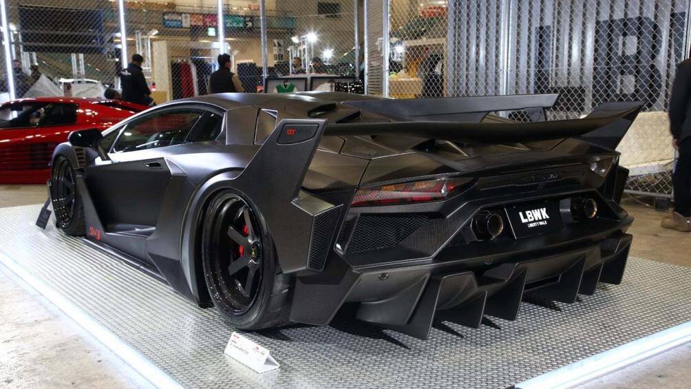 Xuất hiện tại triển lãm là những bản độ của Lamborghini Aventador, Ferrari 458 và Nissan GT-R, Nissan Skyline GT-R R34..