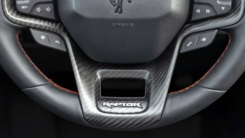 Ford sẽ bắt đầu nhận đặt hàng mẫu xe Bronco Raptor này vào tháng 3 với giá từ 68.500 USD