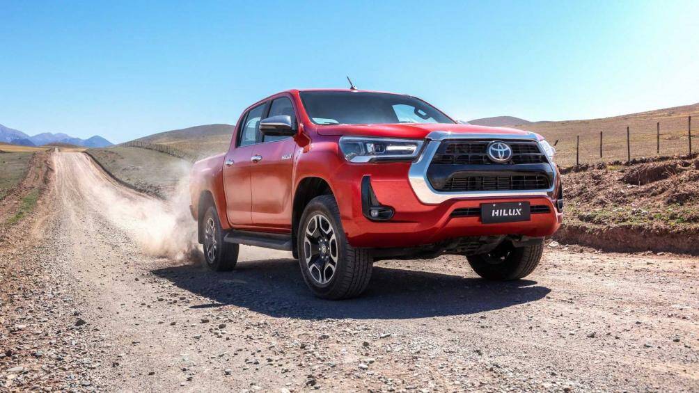 2. Toyota Hilux (doanh số: 18.969 chiếc)