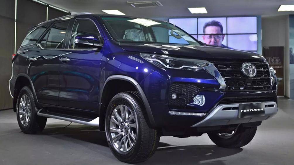 5. Toyota Fortuner (doanh số: 12.982 chiếc)