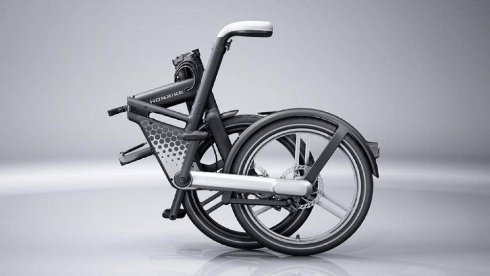 Chiếc xe này có cân nặng khoảng 20,8 kg. Khi gập lại, nó chỉ có kích thước 99 x 45 x 85 cm, dễ dàng bỏ vào cốp xe ô tô