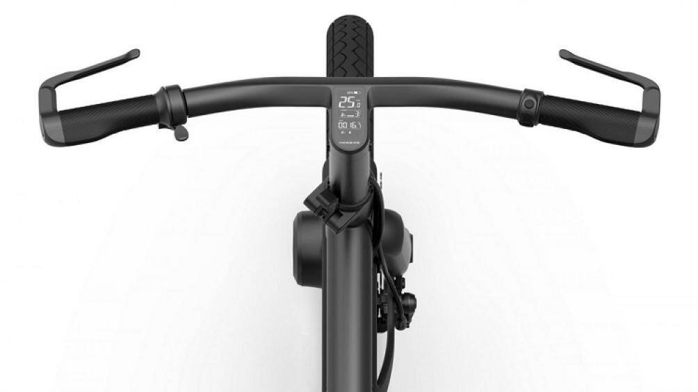 Bộ pin và mô tơ cung cấp phạm vi hoạt động lên đến 40 km trên một lần sạc cho xe. Để sạc đầy pin, người dùng cần cắm sạc từ 3,5 – 4 tiếng