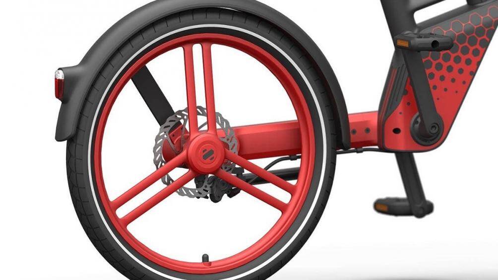 Honbike đi kèm với cảm biến độ nghiêng tích hợp trong để tắt mô tơ nếu xe nghiêng quá 30 độ. Ở Mỹ, giá xe Honbike Pro sẽ có mức bán ra từ 2.100 USD (47,6 triệu đồng)