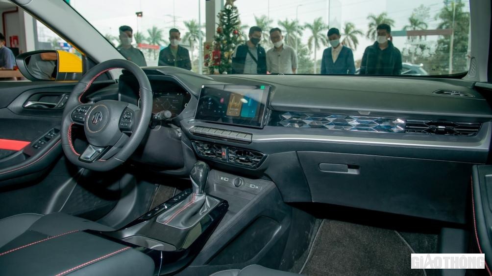 Cung cấp sức mạnh cho MG5 là động cơ dung tích 1.5L hút khí tự nhiên, đi kèm hộp số tự động vô cấp CVT