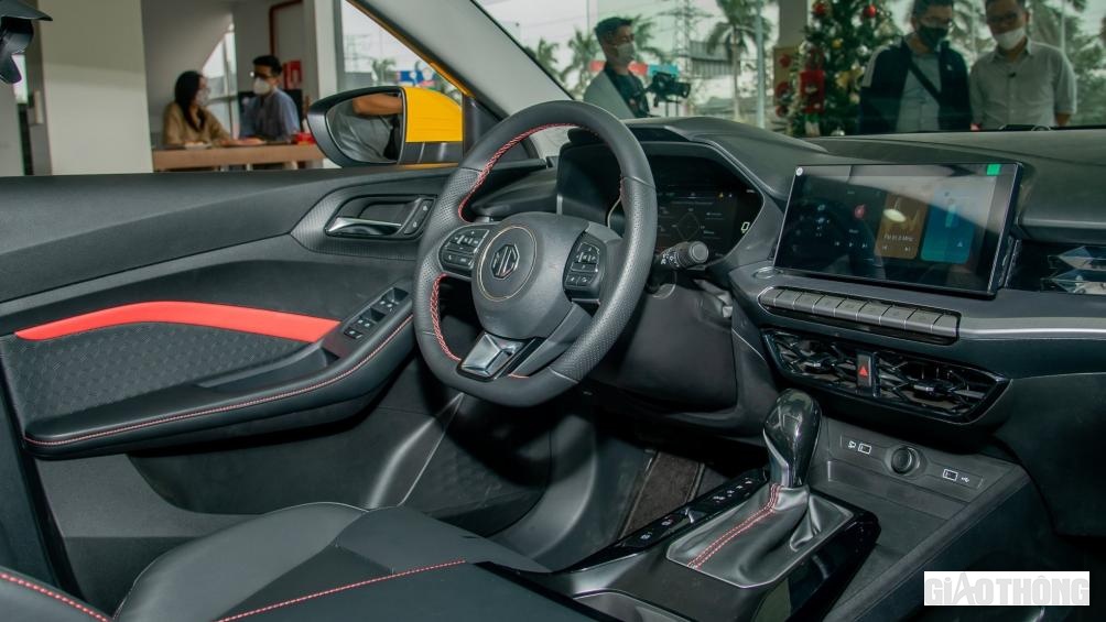 MG5 phiên bản cao cấp nhất tại Việt Nam được quảng cáo có rất nhiều trang bị an toàn như MG5 sẽ được trang bị rất nhiều công nghệ an toàn, như camera 360 độ hiển thị 3D, phanh tay điện tử, giữ phanh chủ động, ABS/EBA/EBD, ổn định thân xe điện tử ESP, kiểm soát độ bám đường, kiểm soát vào cua, hệ thống vi sai điện tử, cảnh báo áp suất lốp, chức năng làm khô đĩa phanh, hệ thống hỗ trợ khởi hành ngang dốc, hệ thống cảnh báo điểm mù, hỗ trợ chuyển làn, cảnh báo phương tiện cắt ngang và cảnh báo va chạm phía sau