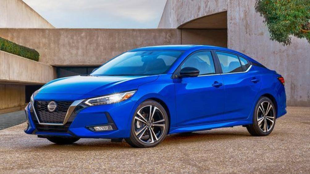 10. Nissan Sentra S 2022 (giá: 20.535 USD)
