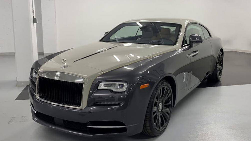 Rolls-Royce Wraith Eagle VIII mới về Việt Nam sở hữu màu sơn đặc biệt là Gunmetal kết hợp Selby Grey